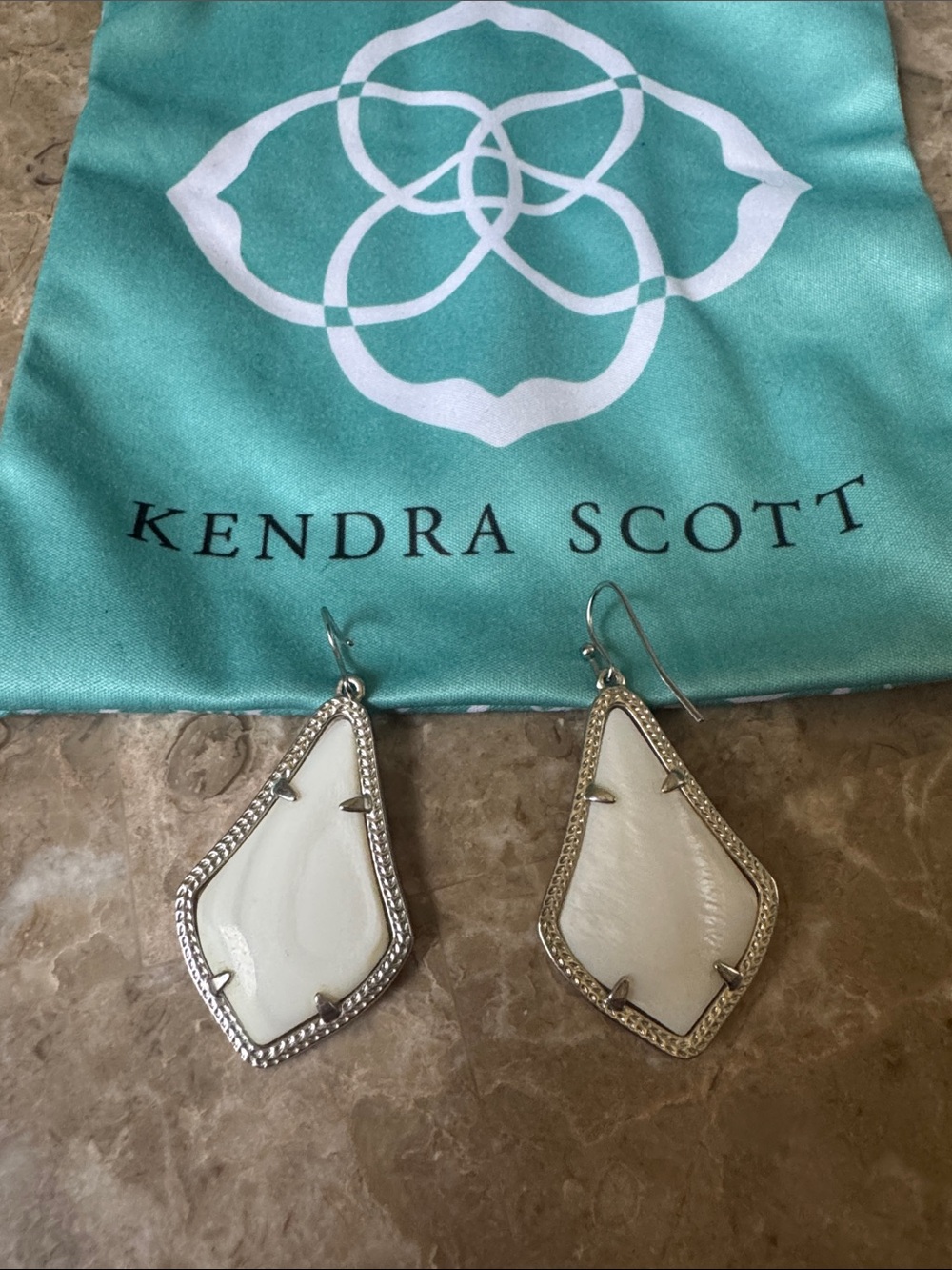Medium Kendra Scott White Kite-Shaped Drop Earrings with Silver Trim